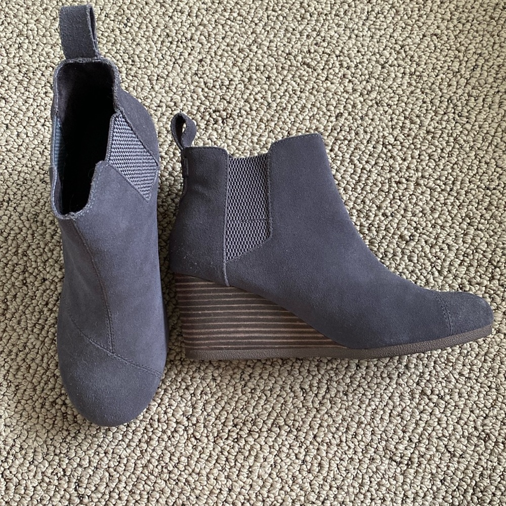 Tom’s Gray Suede Booties!